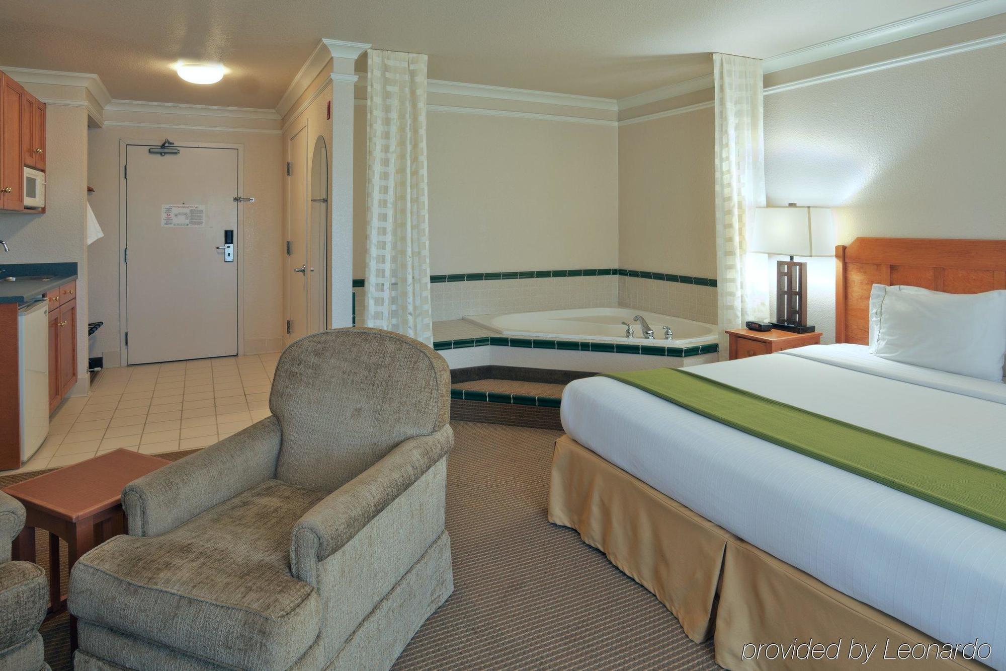 Holiday Inn Express Hotel & Suites Arcata/Eureka-Airport Area, An Ihg Hotel McKinleyville Chambre photo